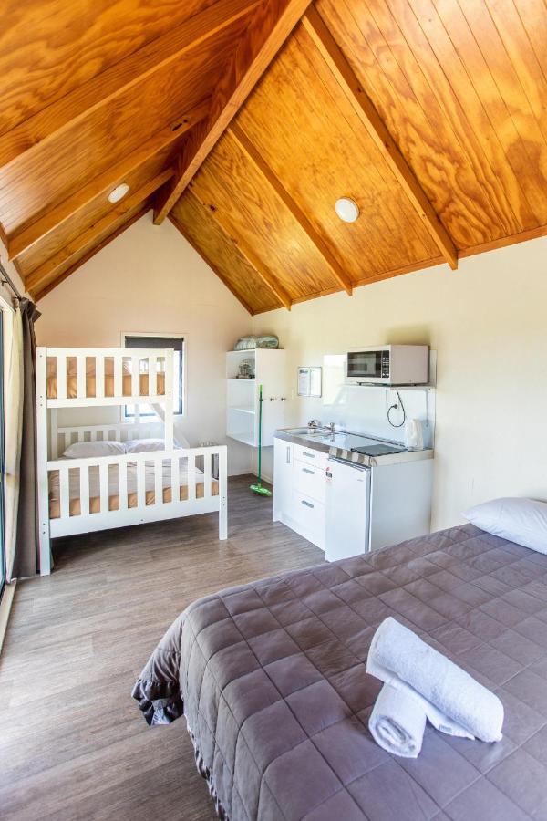 Camp Waipu Cove Hotell Exteriör bild